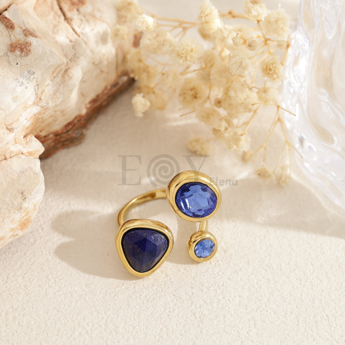 Anillo con piedras colores acero