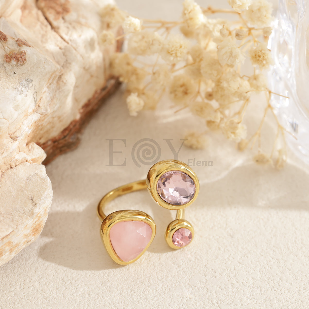 Anillo con piedras colores acero