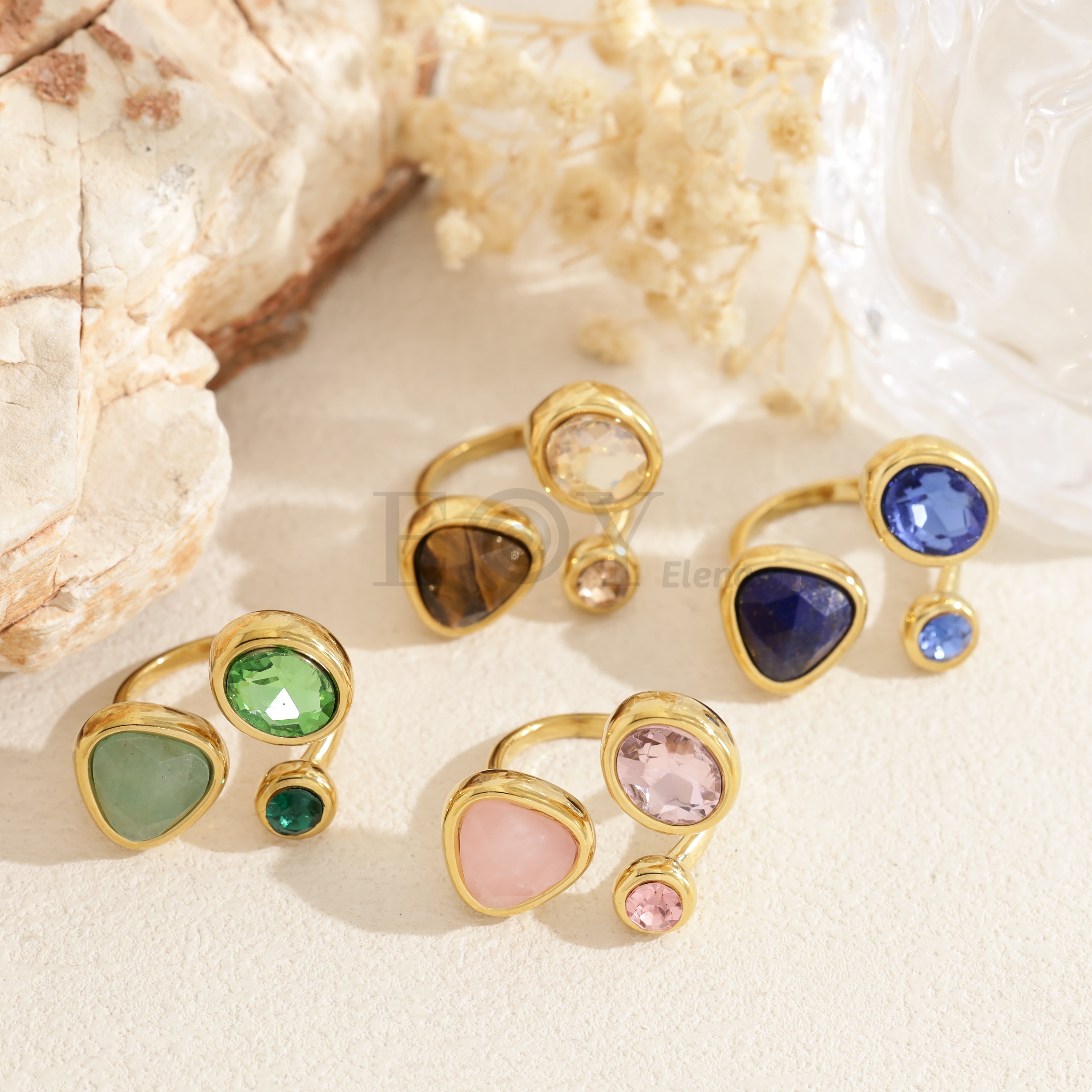 Anillo con piedras colores acero