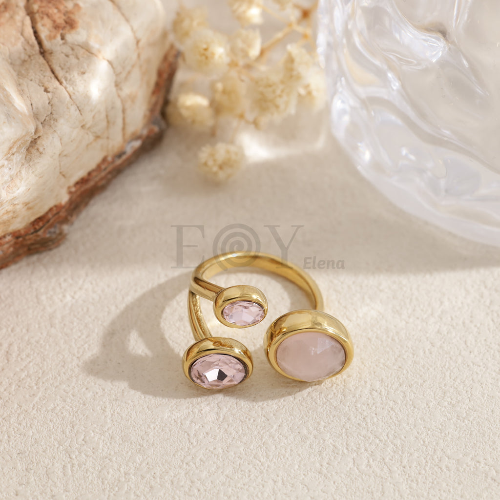 Anillo abierto dorado con piedras de colores