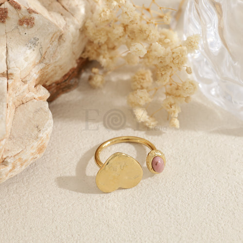 Anillo corazón y piedra color acro