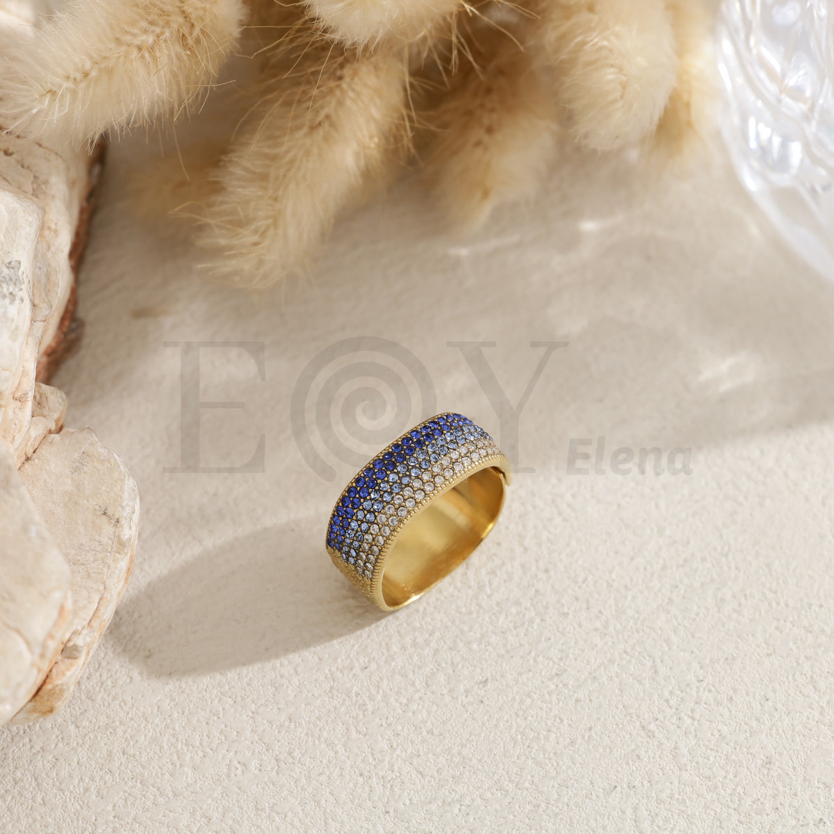 Anillo con circonitas acero